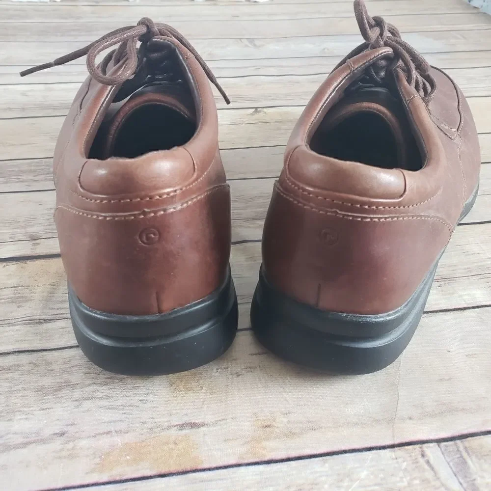 Rockport size 11